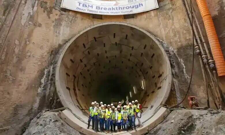 مشروع تصريف لتطوير شبكة تصريف مياه الأمطار في دبي - حفر