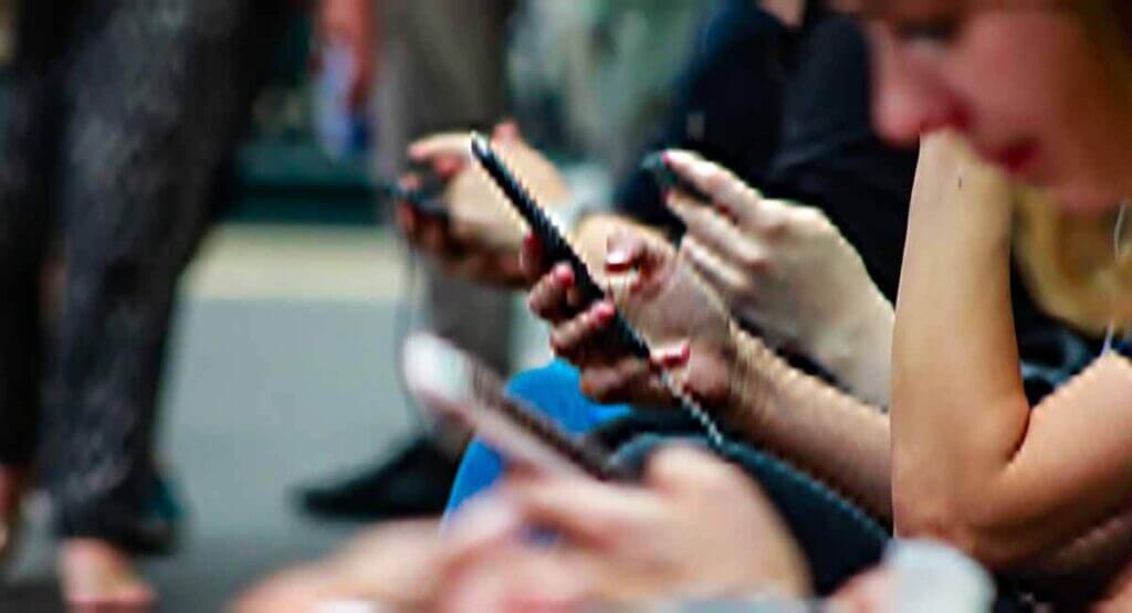 تأثير مقاطع (الريلز) المدمن